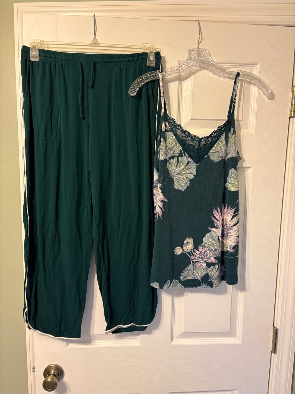Soma Women's Dark Green Floral Lace-Trim Cami & Lounge Pants Set.